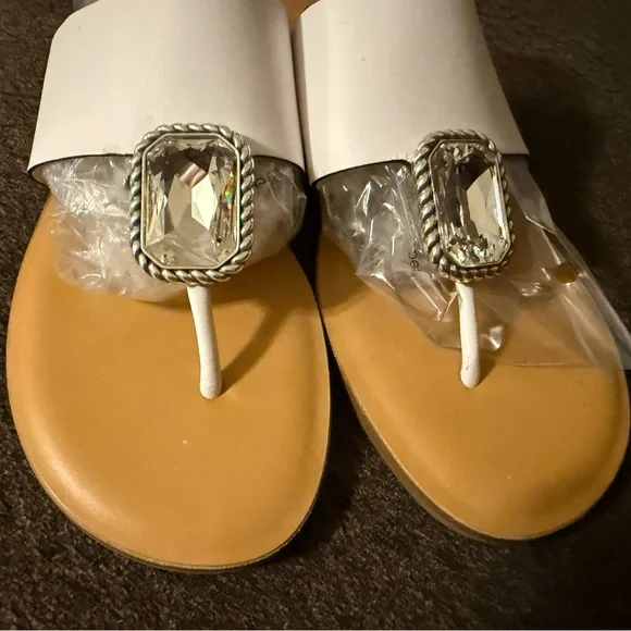Brighton optic white Allure sandals 9.5M leather New without box - Picture 12 of 12